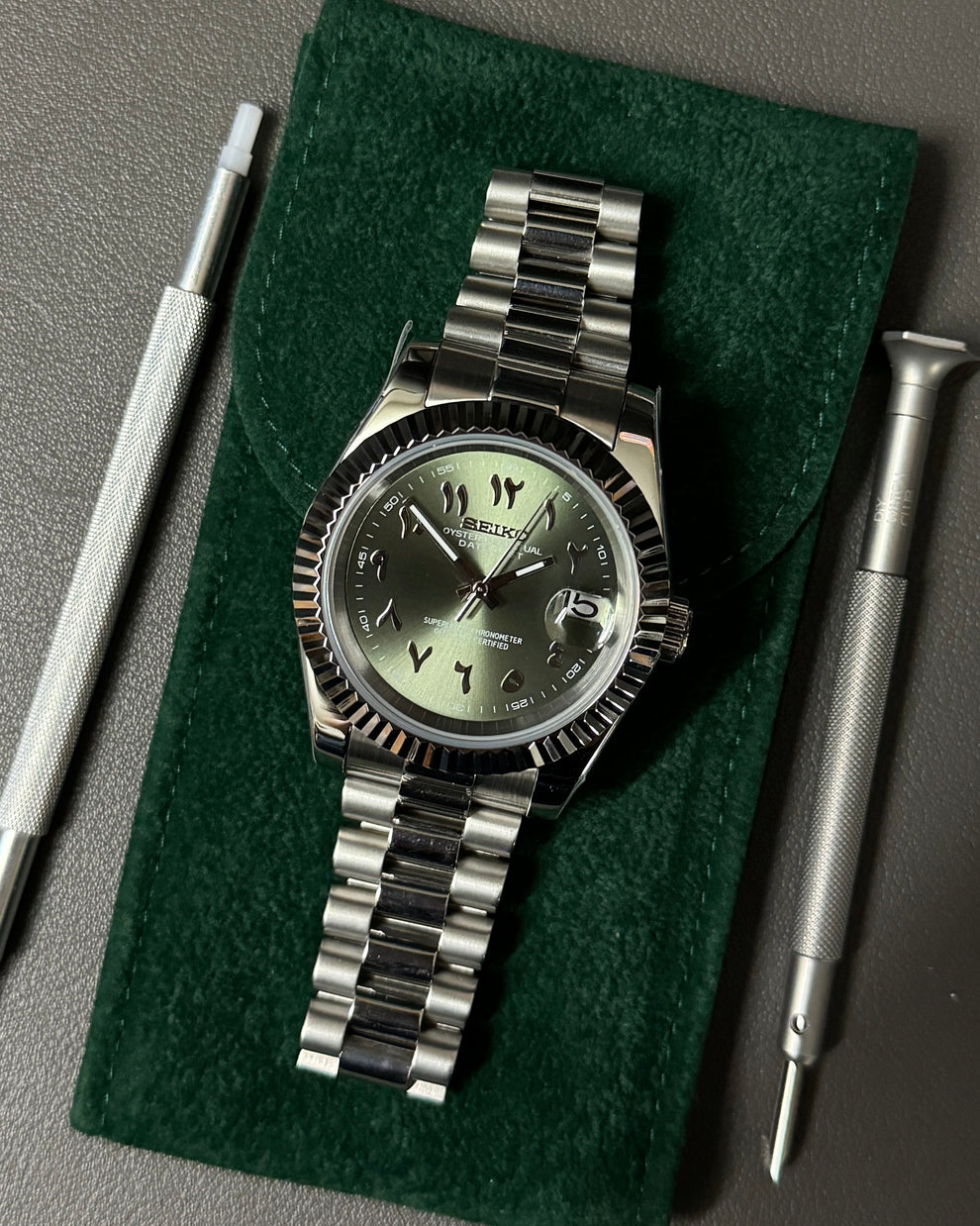 Datejust con esfera árabe color oliva - Seiko Mod