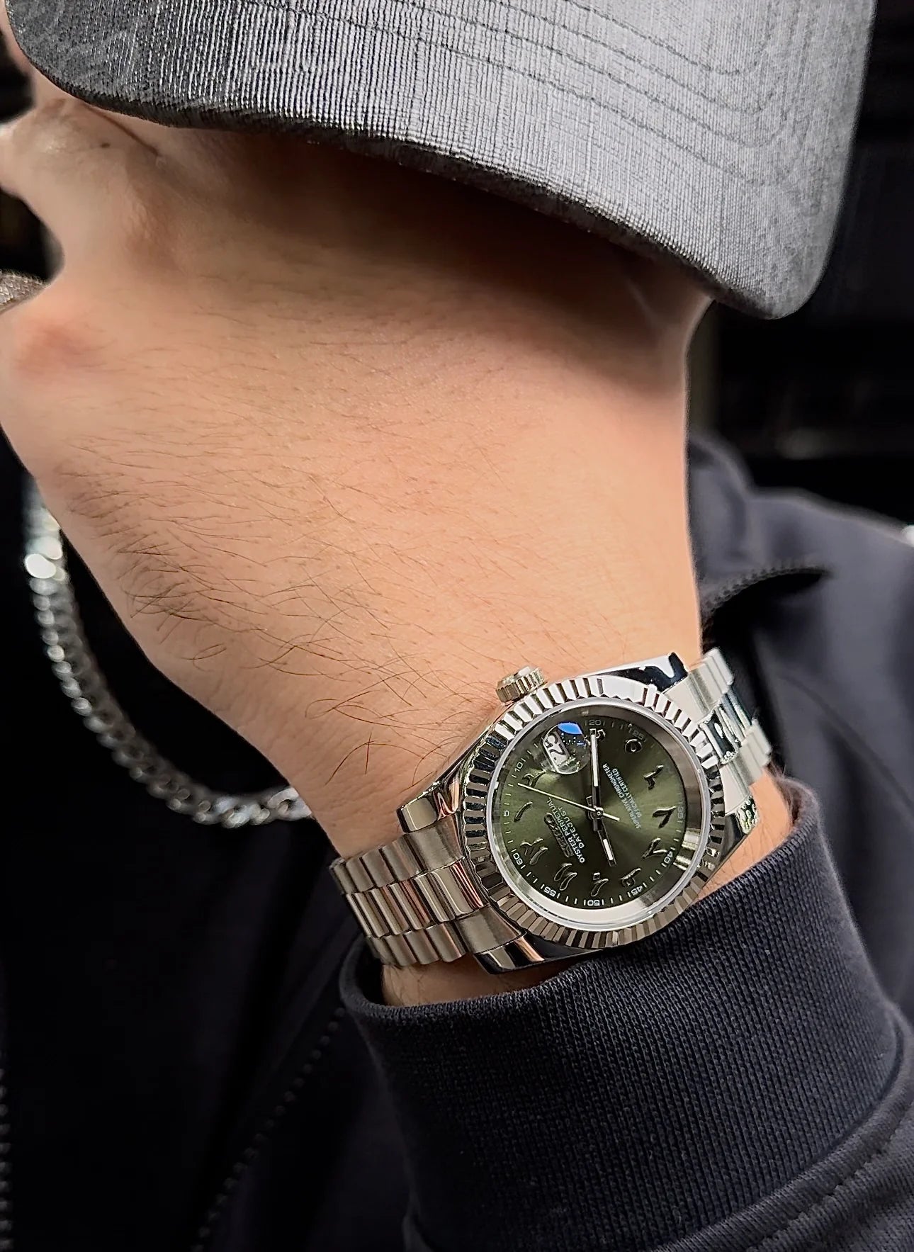 Datejust con esfera árabe color oliva - Seiko Mod